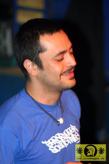 El Condorsito with  The Bassrunner Soundtribe - Germaican Roadshow - Kassablanca, Jena 13. Mai 2005 (5).jpg